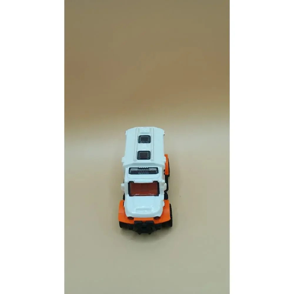 2018 Matchbox 4X4 SCRAMBULANCE #20 white/orange; EMERGENCY SERVICES RESCUE